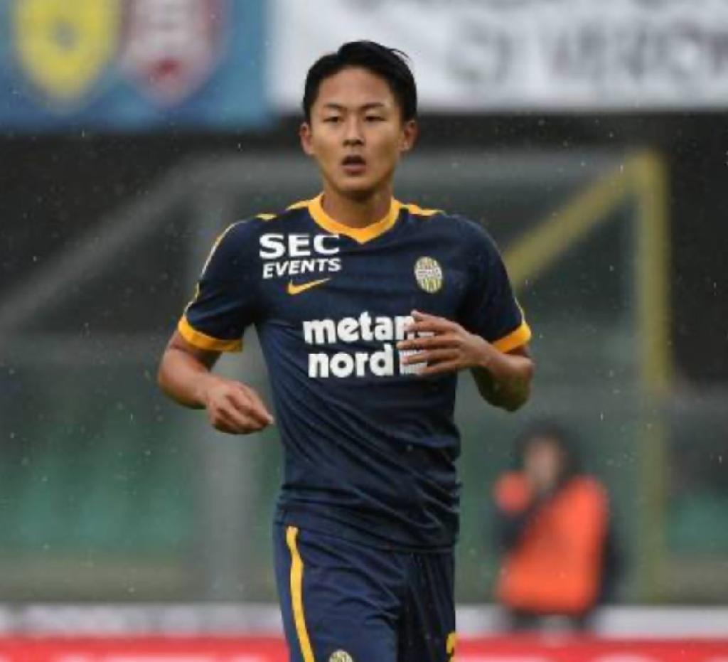 SEUNG-WOO LEE